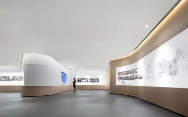 留白美學(xué)讓展廳高級感翻倍的黃金法則